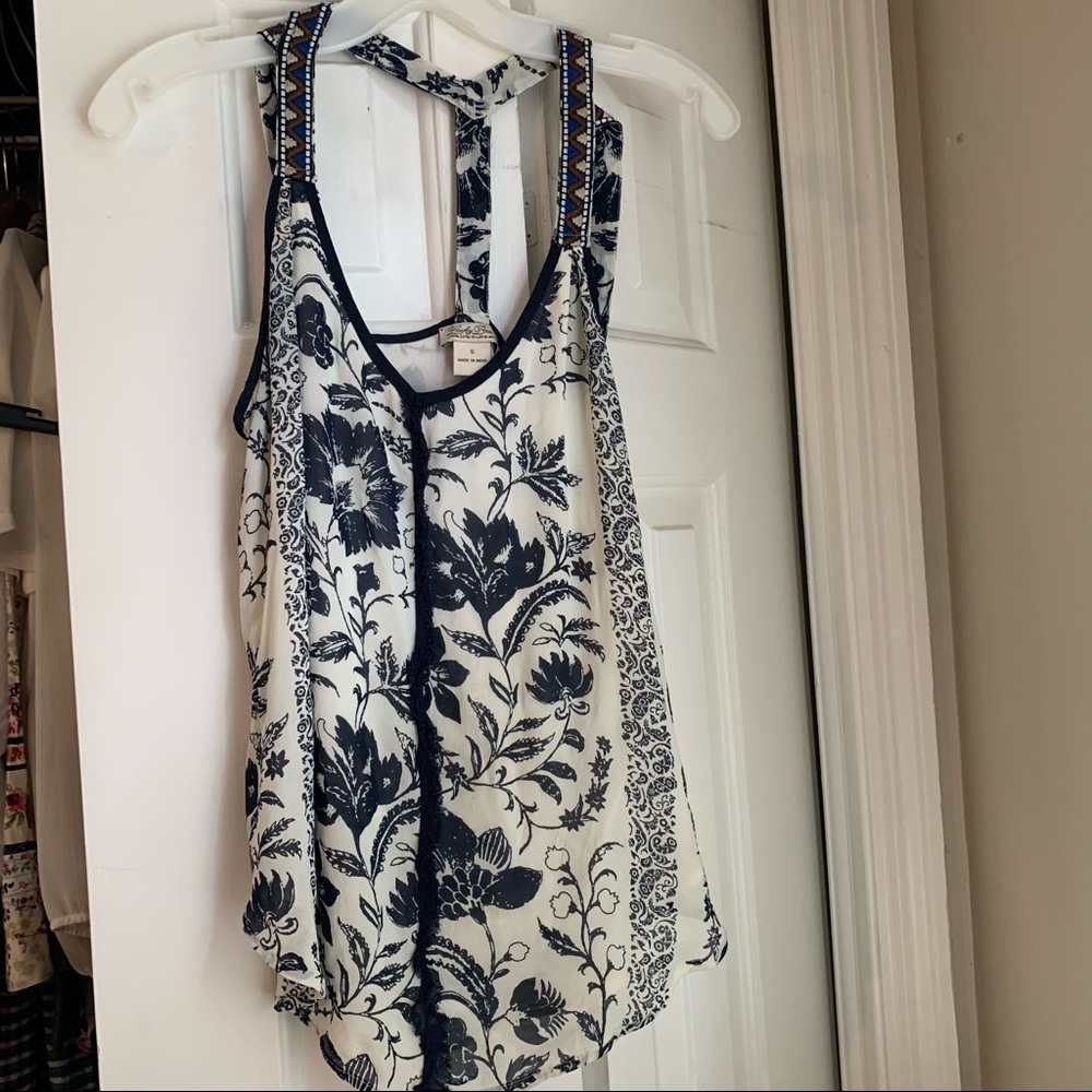 Lucky Brand top